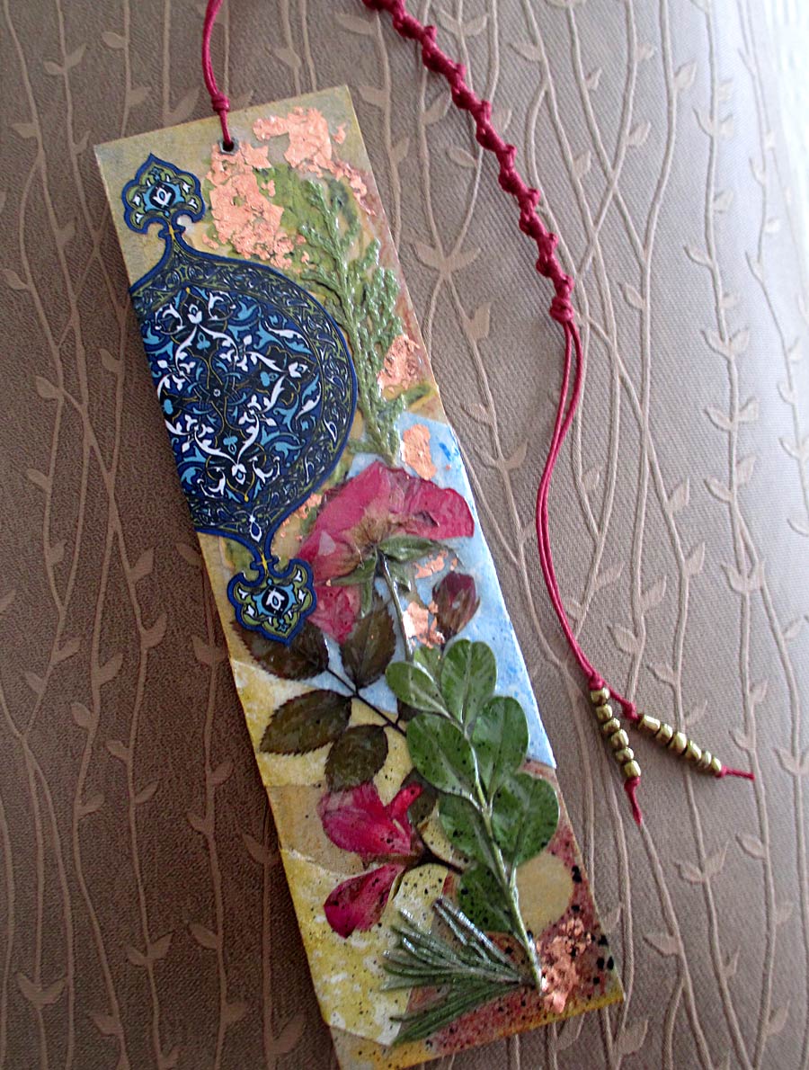  Bookmark - Collage of natural flowers & ornaments