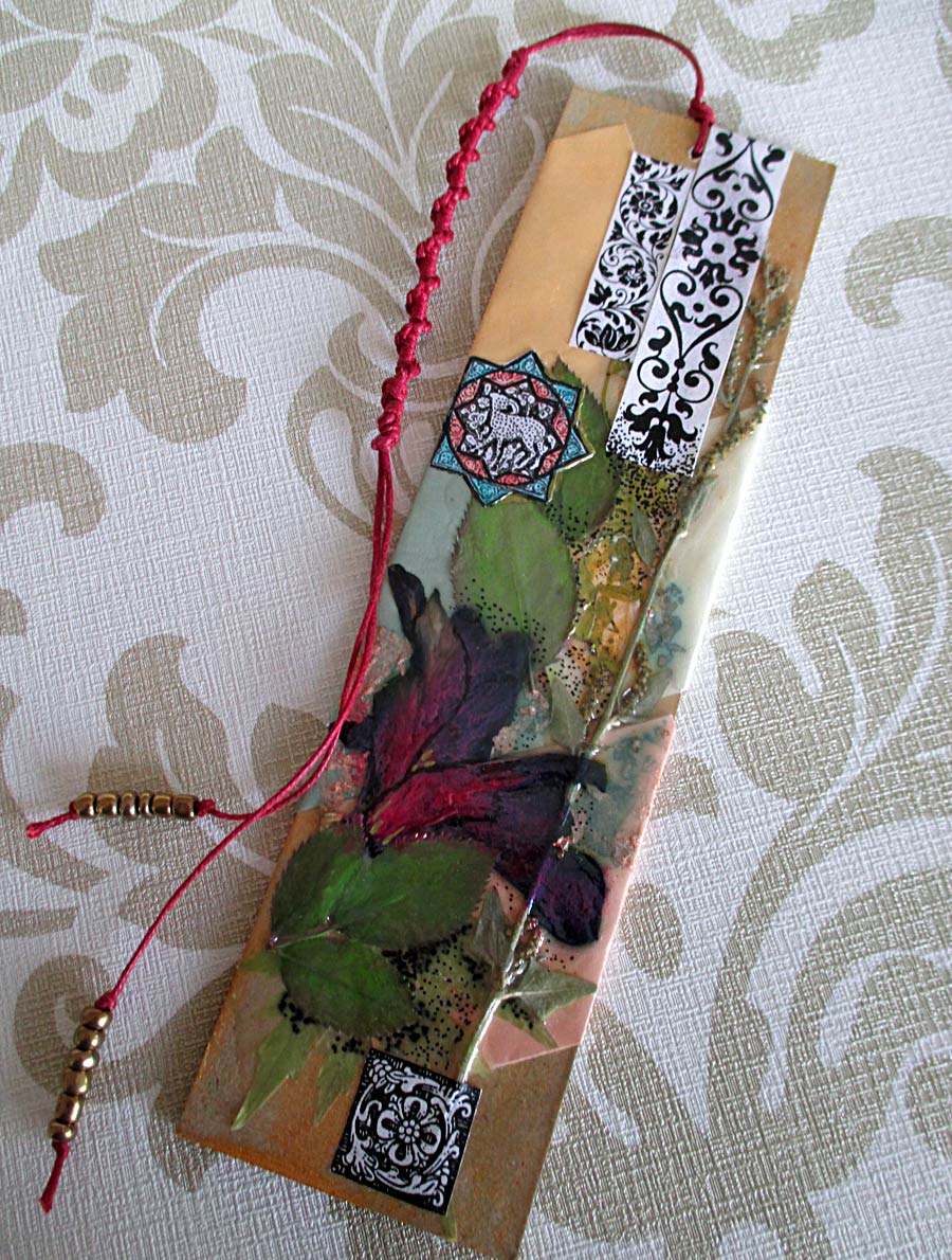  Bookmark - Collage of natural flowers & ornaments